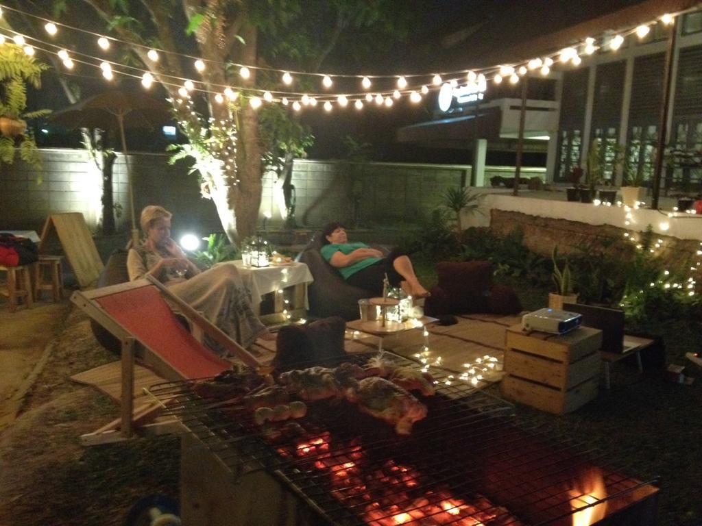 Squirrel Hostel Chiang Mai Exterior photo